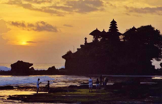 Tanah-Lot-03