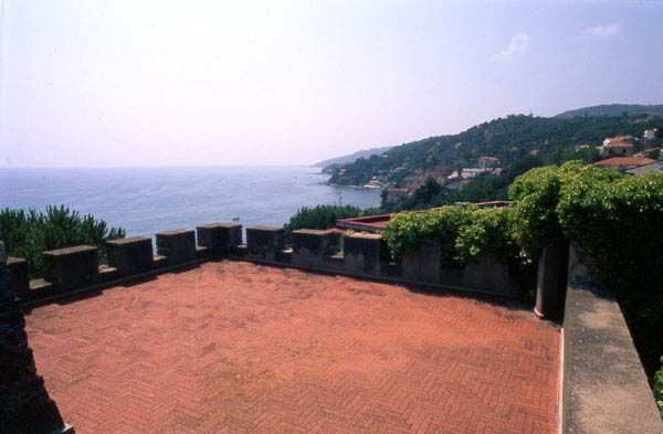 CASALVELINO2002-La